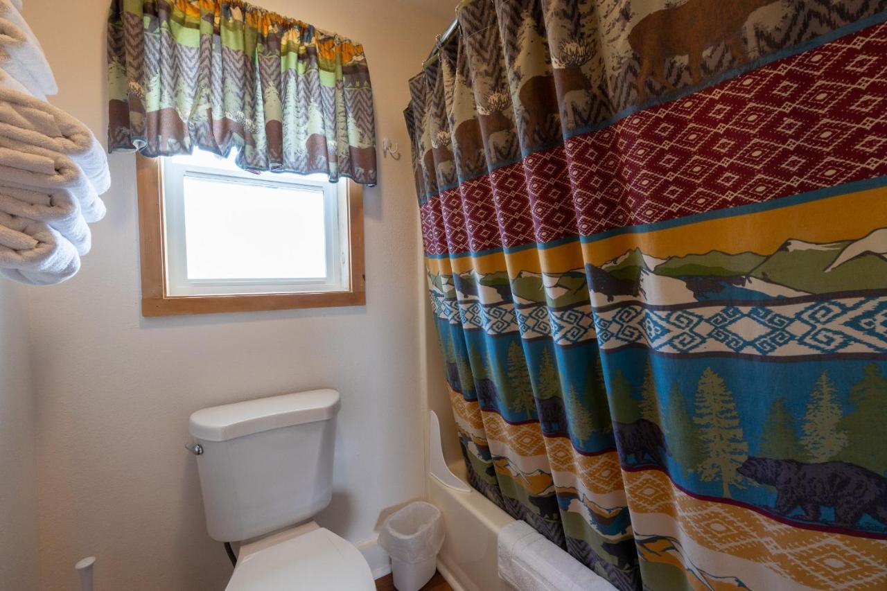 Hotel Elk Horn Cooke City