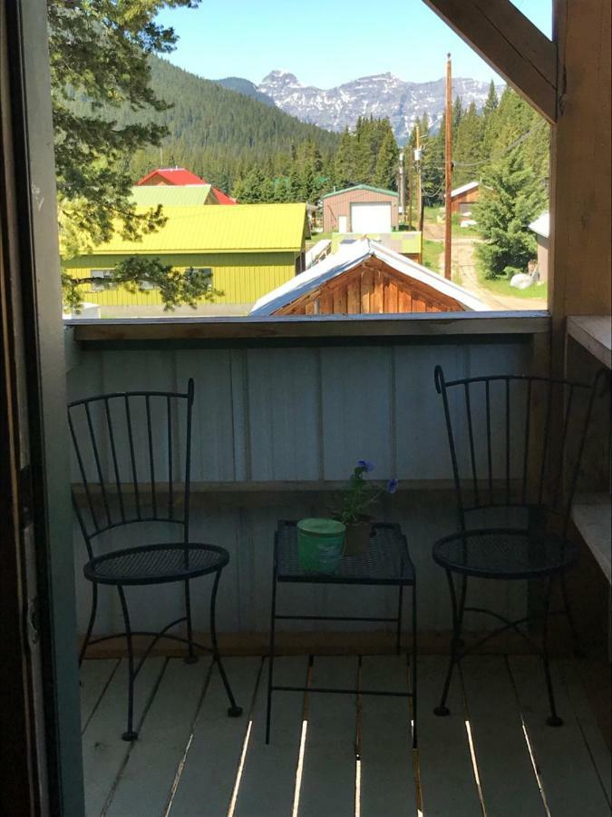Elk Horn Hotel *
